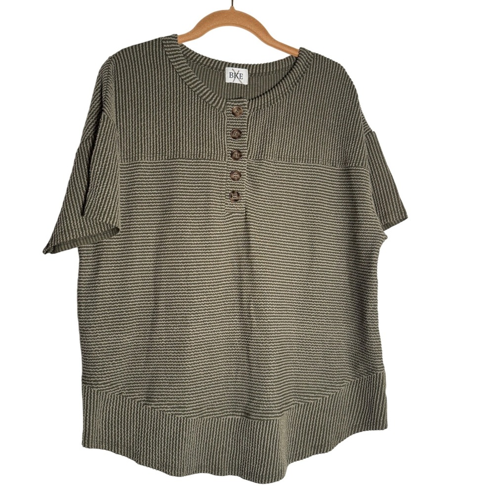 BKE Women's‎ Green Striped Textured Knit Button Henley Short Sleeve Top Medium
